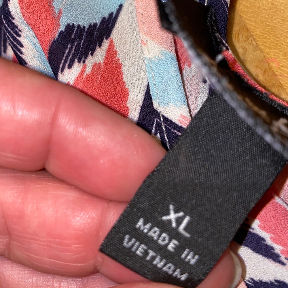 by & by Multicolor Chevron Blouse - Picture 9 of 12